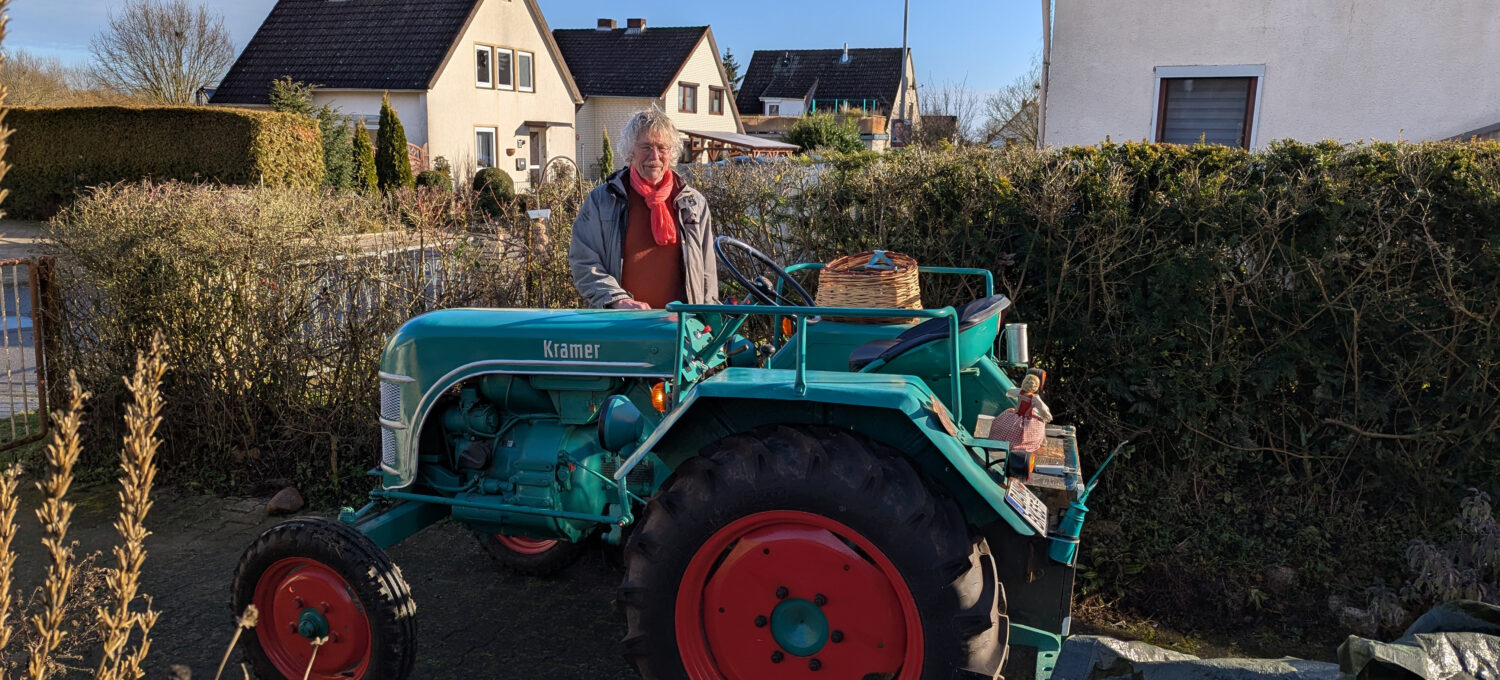 Winfried Dietrichs mit seinem restaurierten Kramer KL 11