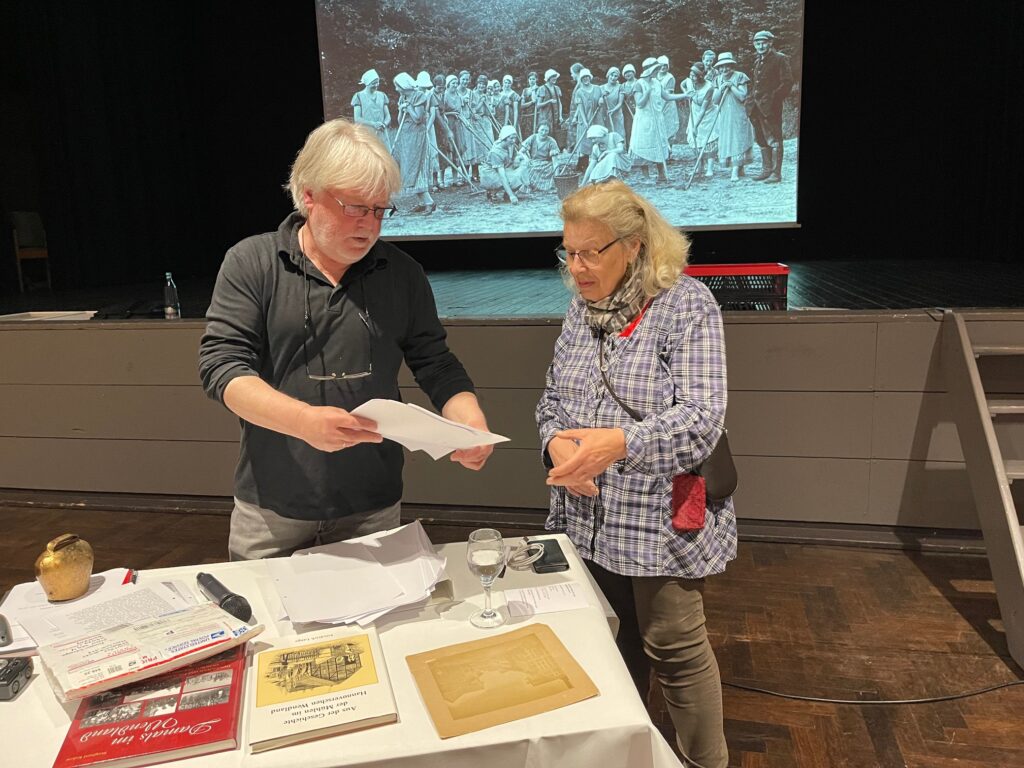 Torsten Schoepe hielt einen Vortrag im Lüchower Gildehaus über die Stadt Lüchow, gespickt mit vielen Anekdoten und historischem Fachwissen.
