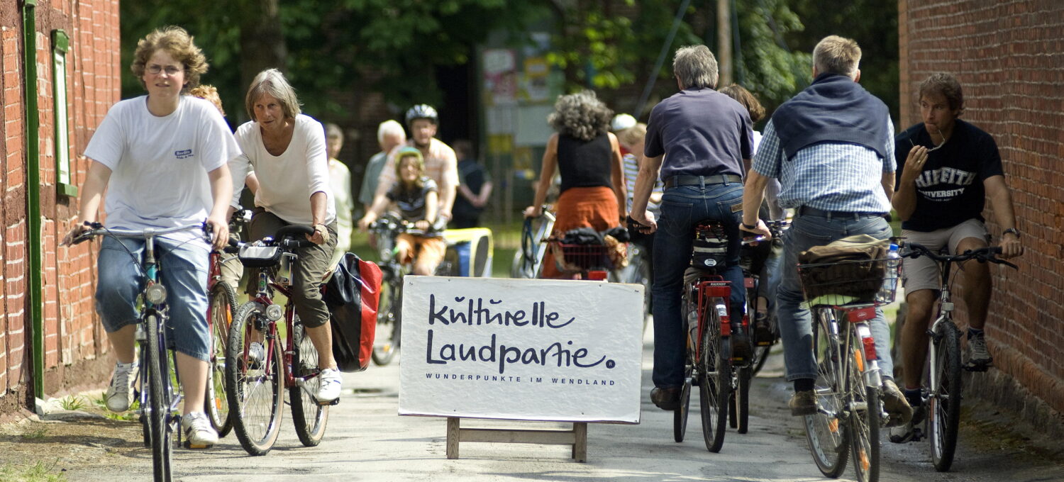 Von Himmelfahrt bis Pfingsten läuft wieder die Kulturelle Landpartie. Viele nutzen das Rad, um von Station zu Station zu gelangen.