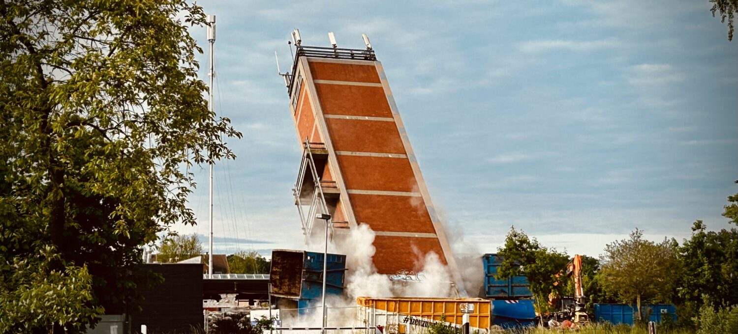 FTZ Turm wird gesprengt A+S Betondemontage
Dannenberg Turmsprengung Sprengung