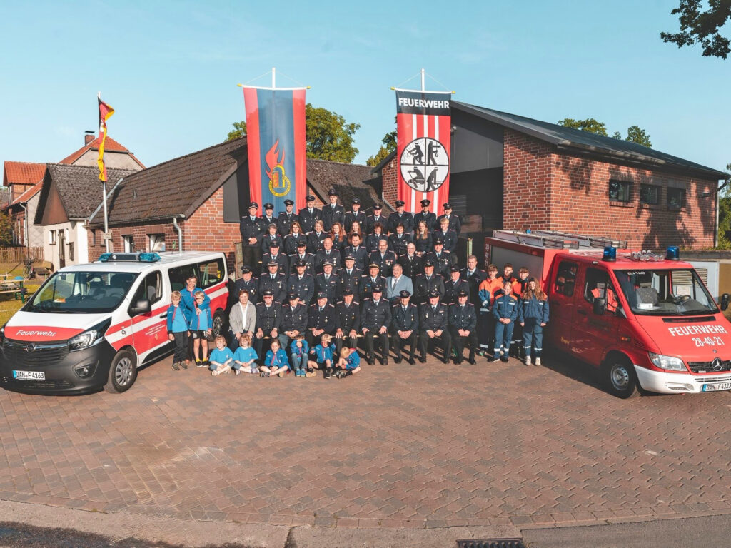 Die Freiwillige Feuerwehr Bösel feierte ein Dorffest anläßlich des 90-jährigen Bestehens der Wehr.