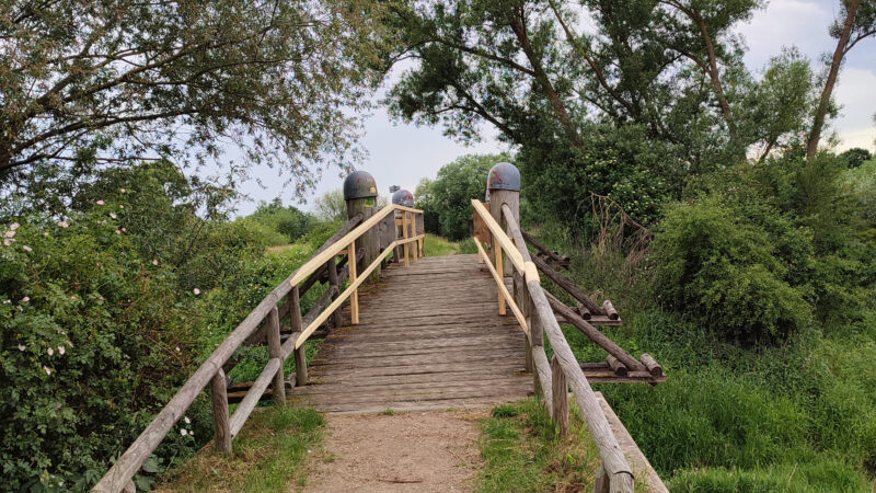 Danke an alle Initiatoren! Die Brücke am Hitzacker See kann wieder begangen werden. Maren Meisel Hitzacker Am Thielenburger See in Dannenberg ist die Baustellenabsperrung beschädigt worden. In der Dunkelheit kann das für die Radfahrer gefährlich werden! 
Das finde ich sehr unüberlegt und den Radfahren gegenüber unfair.