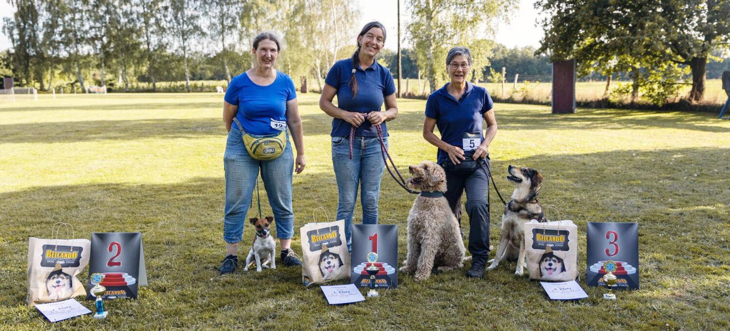 Die ersten drei Platzierten des Join and Jump Wettbewerbs (von links): Tanja Steckelberg, Isabell Hansen und   Carmen Gliese.