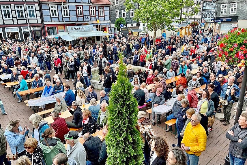 Der Lüchower Marktplatz bildet das Zentrum der Kreisstadt und damit ein beliebter Aufenthaltsort für viele Aktionen.