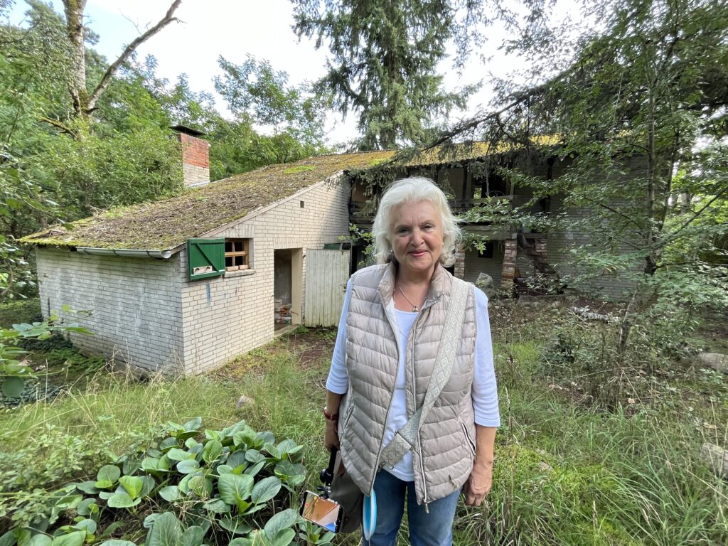 Besuchte nach 75 Jahren zum ersten Mal überhaupt ihr Geburtshaus, das Zwergenhaus auf dem Galleyberg bei Loitze: Gisa Naumann-Namba.