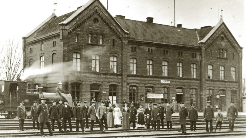 Zahlreiche historische Ansichten - hier der Bahnhof Dömitz um 1910 - sind nun online verfügbar.