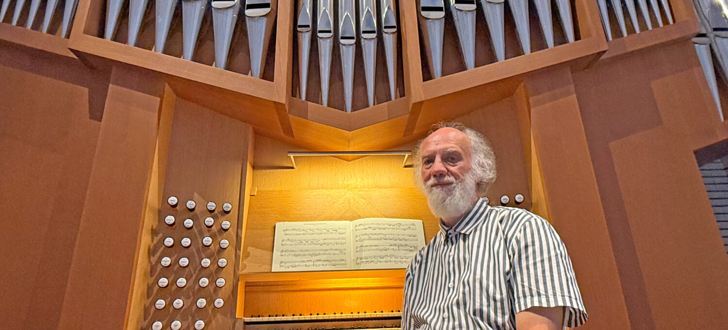 Kreiskantor Axel Fischer 
Nach 40 Jahren in den Ruhestand
Eule-Orgel Lüchow