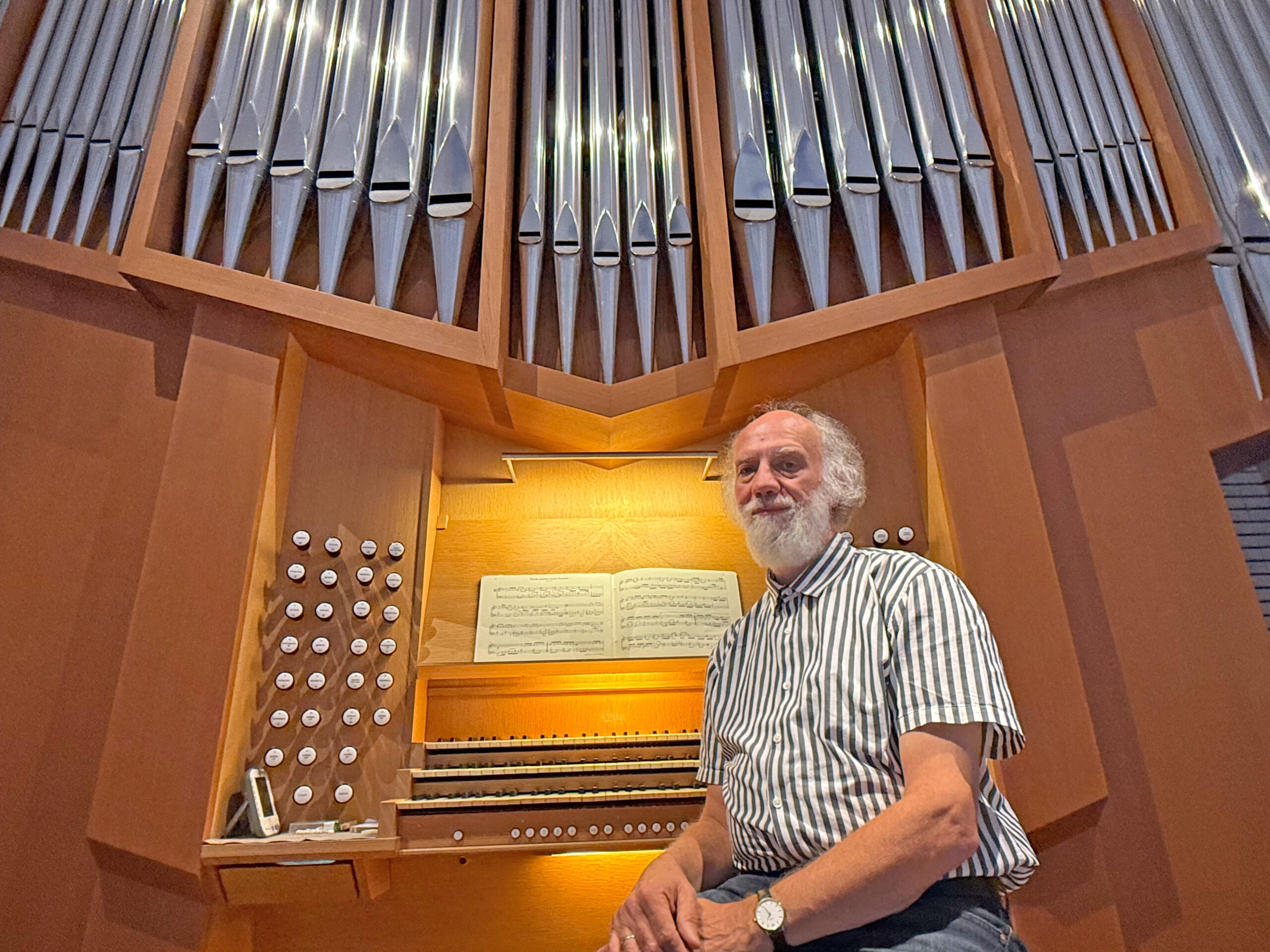 Kreiskantor Axel Fischer 
Nach 40 Jahren in den Ruhestand
Eule-Orgel Lüchow