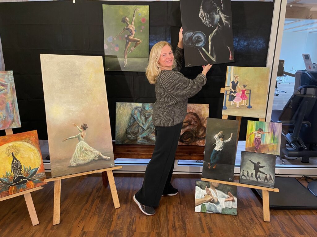 Die Inhaberin des Lüchower Sport-Art Anke Kasemi veranstaltet anläßlich des 30-jährigen Bestehens eine Vernissage mit Werken regionaler Künstler und Künstlerinnen.