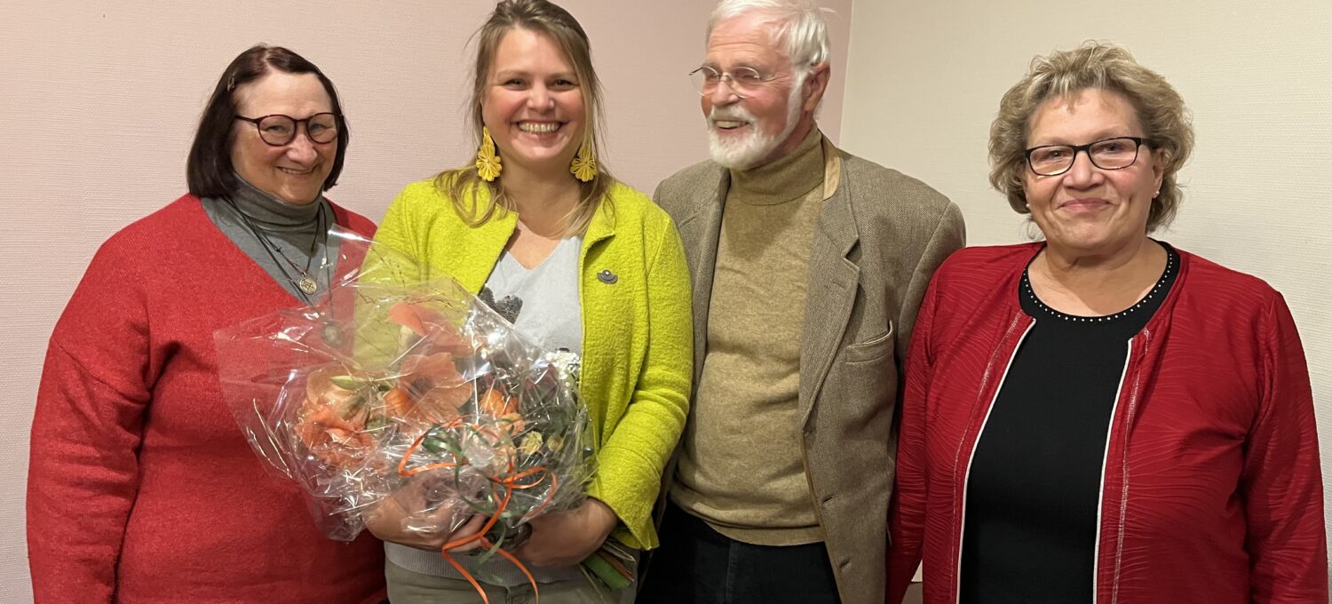 Anna-Maria Adrian Hora (2. von links) wurde als Vorsitzende des Kneippvereins verabschiedet. Die neuen im Vorstand, Schatzmeisterin Anja Zitko (links) und Schriftführerin Marianne Baron (rechts) dankten ihr, ebenso wie der zweite Vorsitzende Dr. Christoph Schmieta. Auf dem Foto fehlt die neue erste Vorsitzende Bettina Riecke.