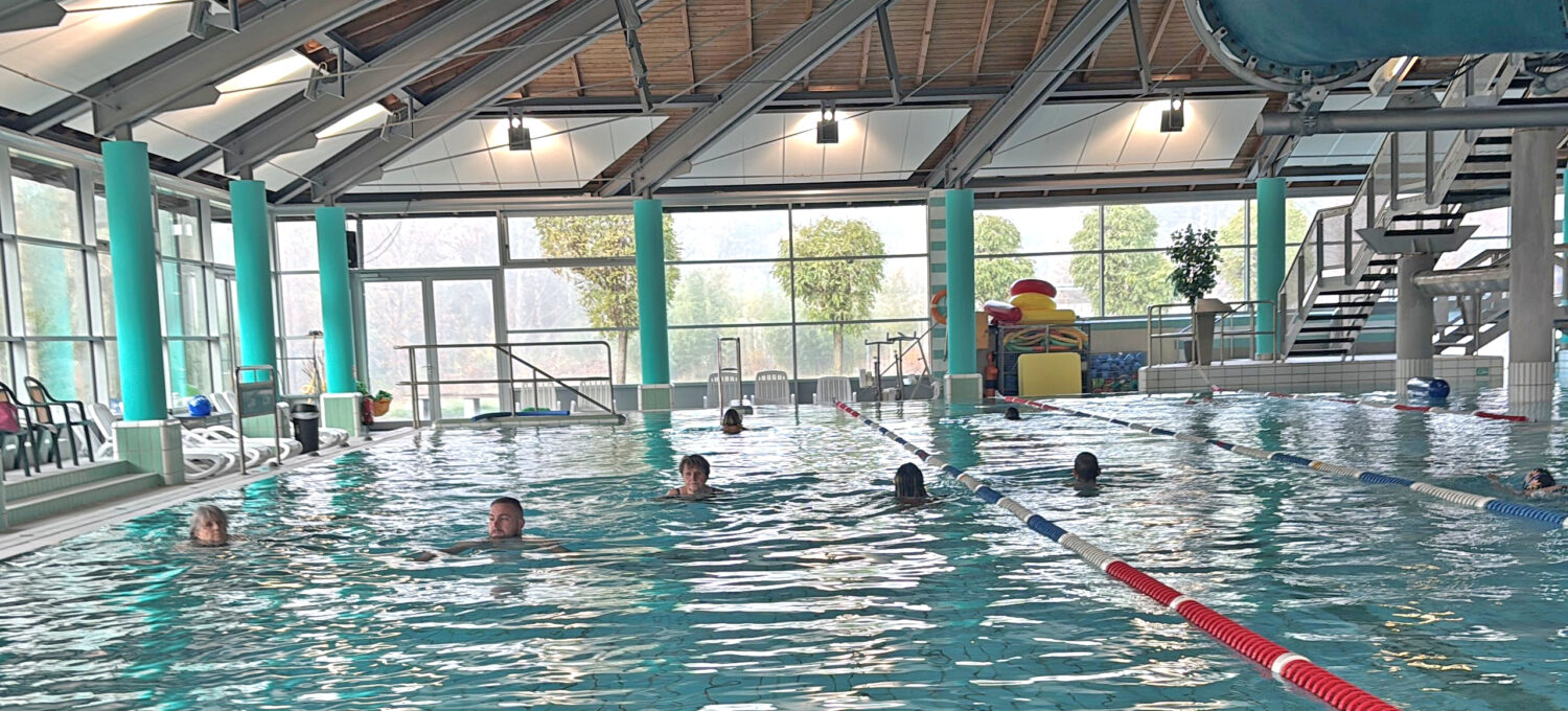 69 Startende legten beim ersten erste 10-Stunden-Schwimmen in der Familientherme Gartow über 100 Kilometer zurück.