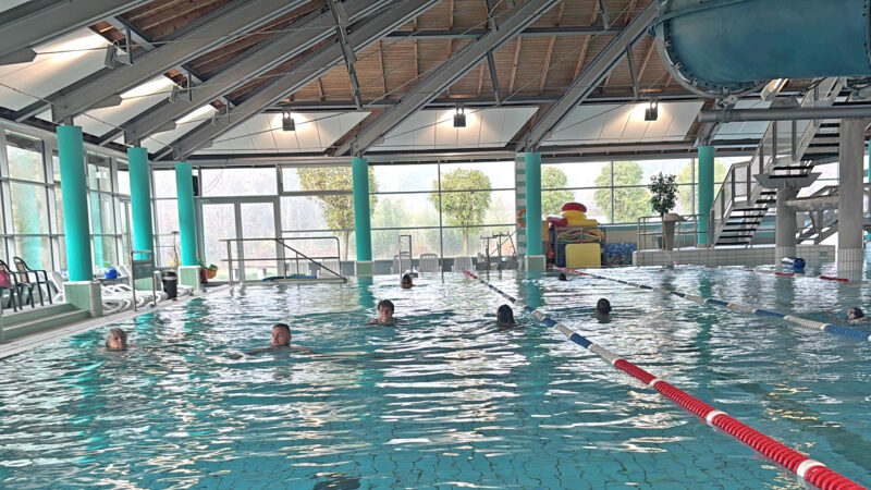 69 Startende legten beim ersten erste 10-Stunden-Schwimmen in der Familientherme Gartow über 100 Kilometer zurück.