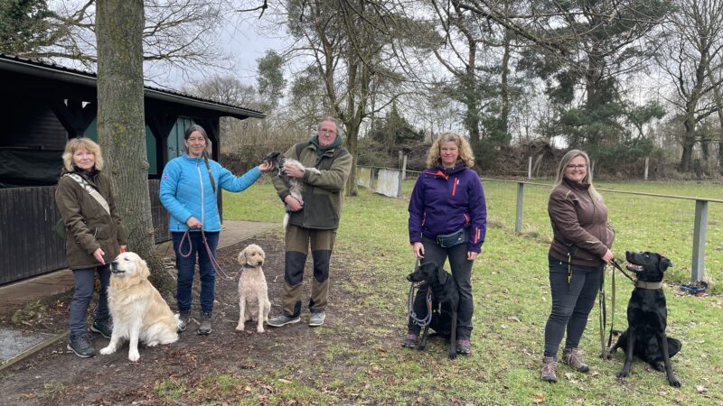Der neue Vorstand des Schäferhundvereins Wustrow (von links): Kassenwartin Petra Wolhorn, Vorsitzende Isabell Hansen, Platzwart Gunnar hansen sowie die beiden Übungsleiterinnen Steaphanie Witte und Stefanie Schmidt.